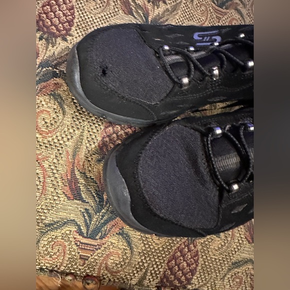 - 5 for $25- Skechers size 8.5 black and gray - Picture 12 of 16